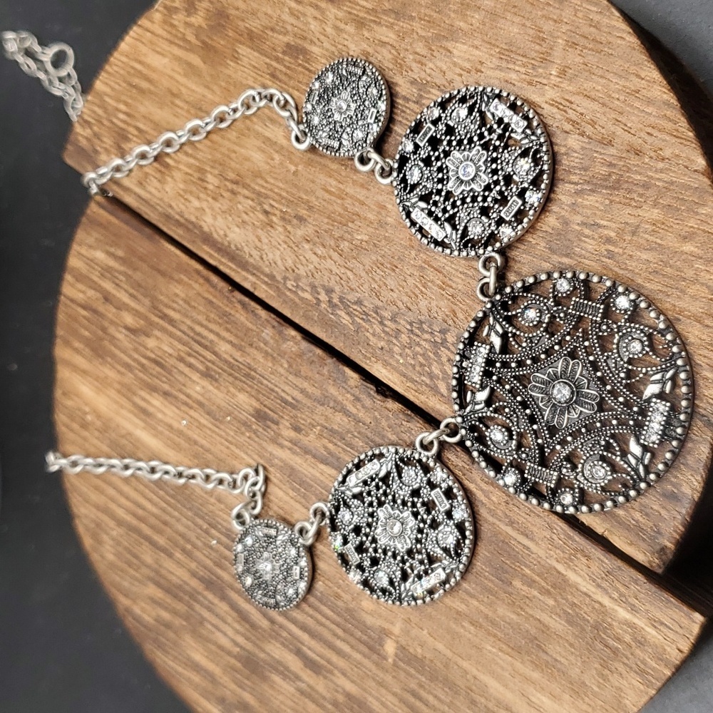 Premier designs mandala lace necklace N3303‎